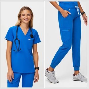 Figs: Women’s Royal Blue Scrubs Set (small)